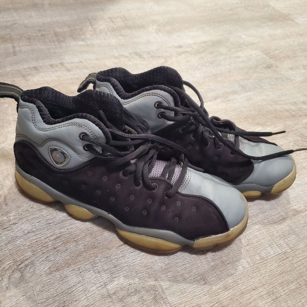 Air Jordan Youth Jumpman Team 2 Basketball Sneakers Size 7Y